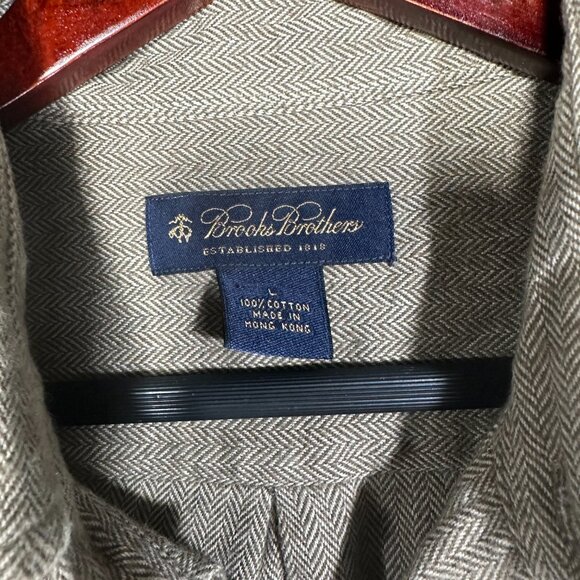 Brooks Brothers Shirt Mens Large Button Down Tan Cotton Herringbone Pocket - Picture 5 of 5